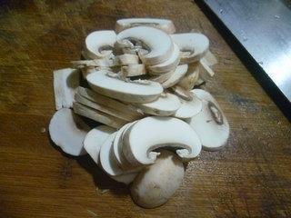 尖椒蘑菇炒鸡蛋的做法步骤3