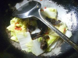 炝炒黑白菜的做法步骤7