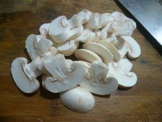 榨菜蘑菇豆腐羹的做法图解3
