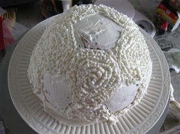 足球蛋糕的做法步骤4
