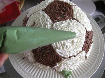 足球蛋糕的做法图解7