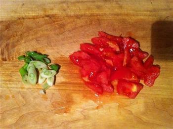 番茄虾皮紫菜汤的做法步骤1