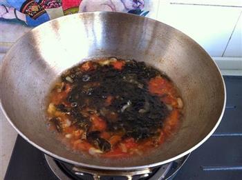 番茄虾皮紫菜汤的做法步骤3