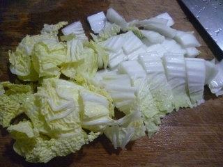 白菜肉丝炒玉米馒头的做法步骤2