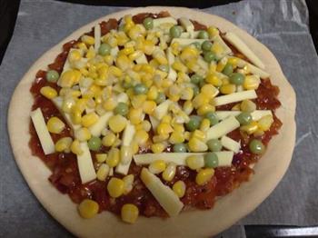 虾仁玉米青豆菠萝披萨的做法图解4