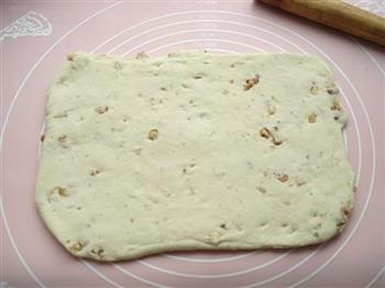 全麦硬质苏打核桃面包的做法步骤12