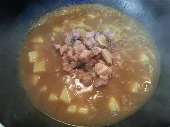 咖喱牛肉炖土豆的做法步骤8