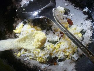 双蛋炒饭的做法步骤9