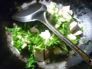 荠菜蘑菇豆腐羹的做法步骤6