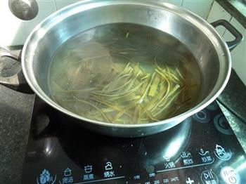 辣椒油拌海带丝的做法步骤3