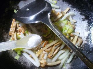 开洋香干炒白菜的做法步骤10
