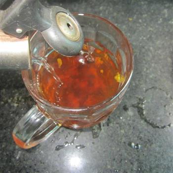 清肝明目枸杞菊花茶的做法步骤2