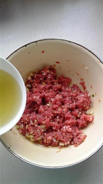 芹菜牛肉包的做法步骤6