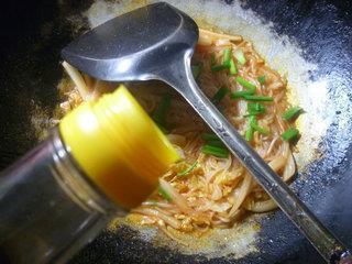 白菜炒米线的做法步骤8