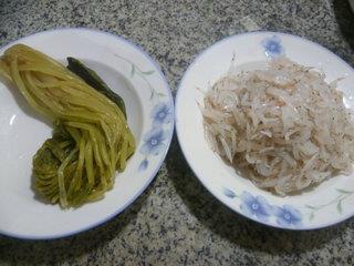 雪菜炒白虾米的做法步骤1