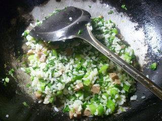 牛肉丸油菜蕻炒饭的做法步骤10