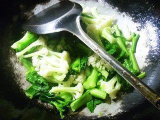 油菜蕻炒花菜的做法步骤5