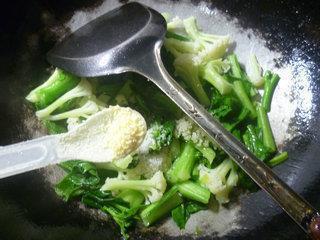 油菜蕻炒花菜的做法步骤7