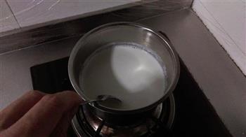 脆皮鲜奶的做法步骤1