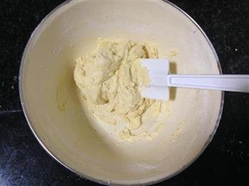 咸蛋黄绿豆沙菠萝饼的做法步骤5