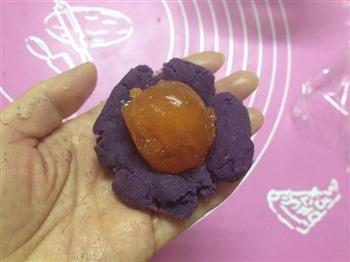 紫薯蛋黄抹茶酥的做法图解3