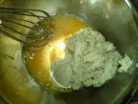鸡蛋葱香豆渣松饼的做法步骤3