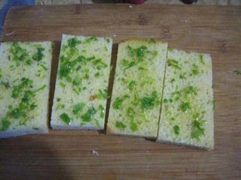 香葱培根三明治的做法图解4