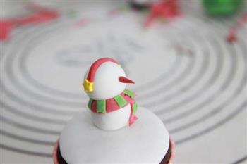 圣诞萌宠翻糖纸杯蛋糕的做法步骤21