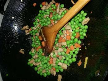豌豆肉丁的做法图解8