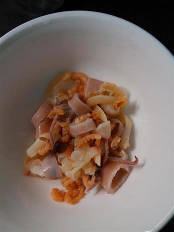 海鲜黑木耳糙米粥的做法图解2