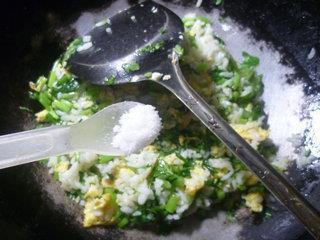 鸡蛋茼蒿炒饭的做法步骤7