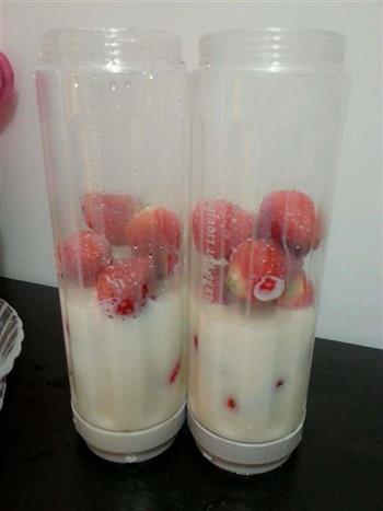 草莓乳的做法图解2