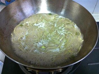黄豆芽抹茶炝锅面条的做法步骤10