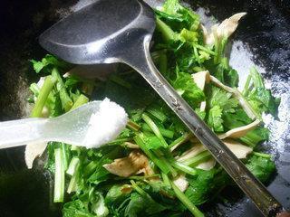 大豆蛋白炒芹菜的做法步骤7