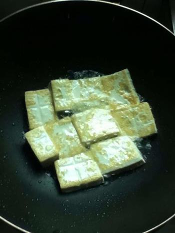 辣烧孜然豆腐串的做法步骤2