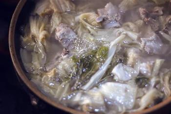 白菜干炖排骨汤的做法图解3