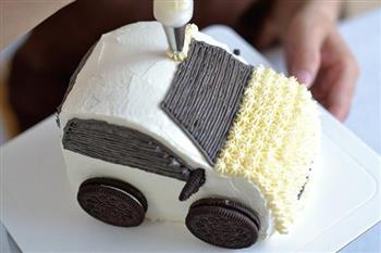 小巧玲珑的汽车蛋糕的做法步骤12