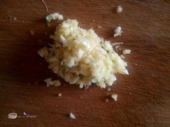 盐菜蒸培根的做法步骤3