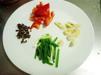 培根干锅花菜的做法步骤6
