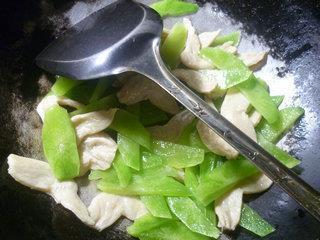榨菜大豆蛋白炒莴笋的做法步骤5