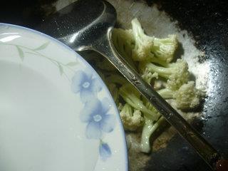 大蒜炒花菜的做法步骤3