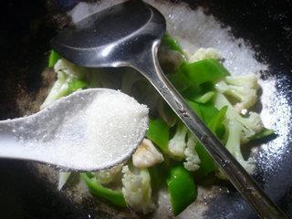 花菜大豆蛋白炒尖椒的做法图解7