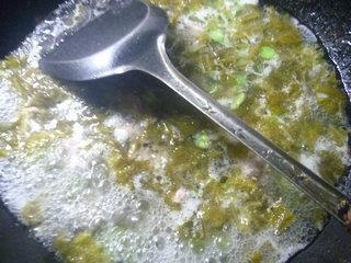雪菜蚕豆排骨汤的做法步骤5