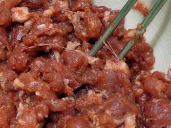 塔香蛤蜊蒸肉的做法图解1