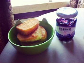 蓝莓味油馍面包的做法步骤4
