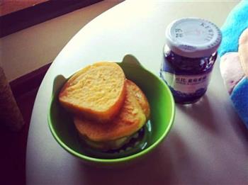 蓝莓味油馍面包的做法步骤5