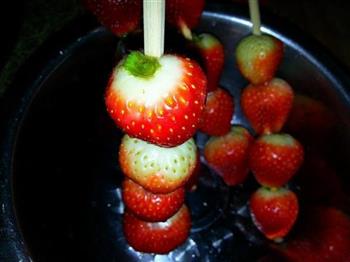 冰糖葫芦草莓串的做法图解6