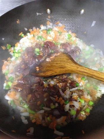 黑胡椒牛肉炒饭的做法步骤5