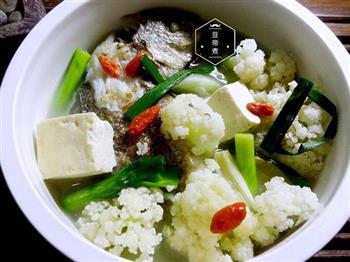 鲜鱼椰菜豆腐汤的做法图解9