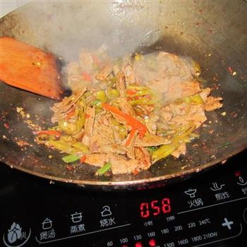 酸辣椒芹菜炒猪肝的做法步骤8